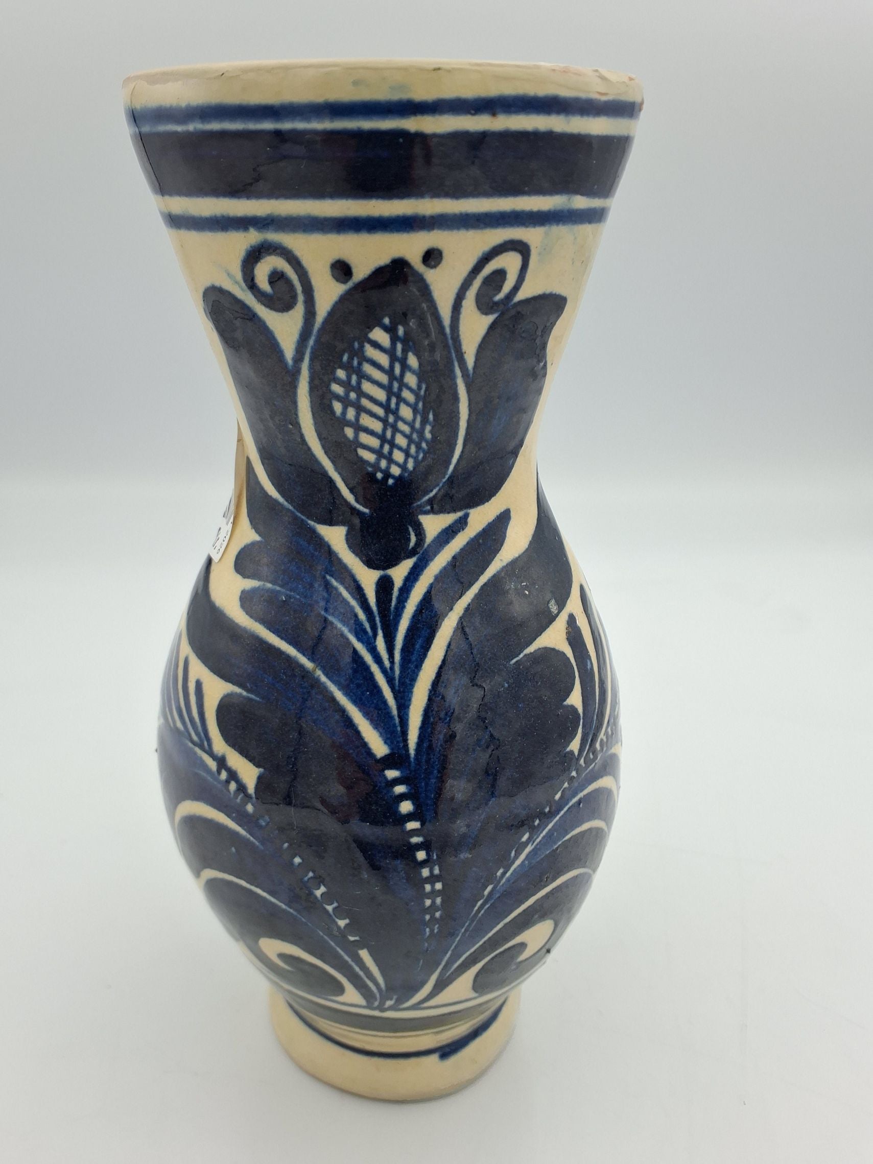 Korund vase med hank. Ungarsk.